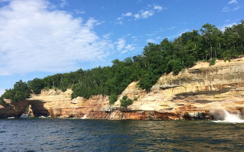 pictured rocks upper peninsula boat tour