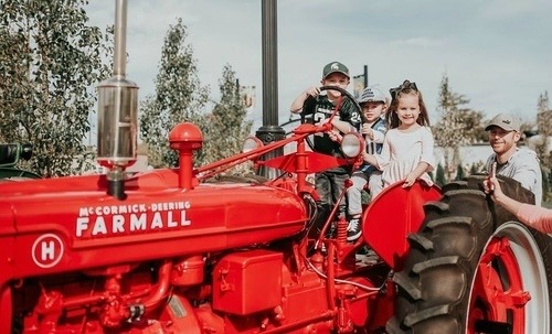 Hudsonville Hayday tractor kids