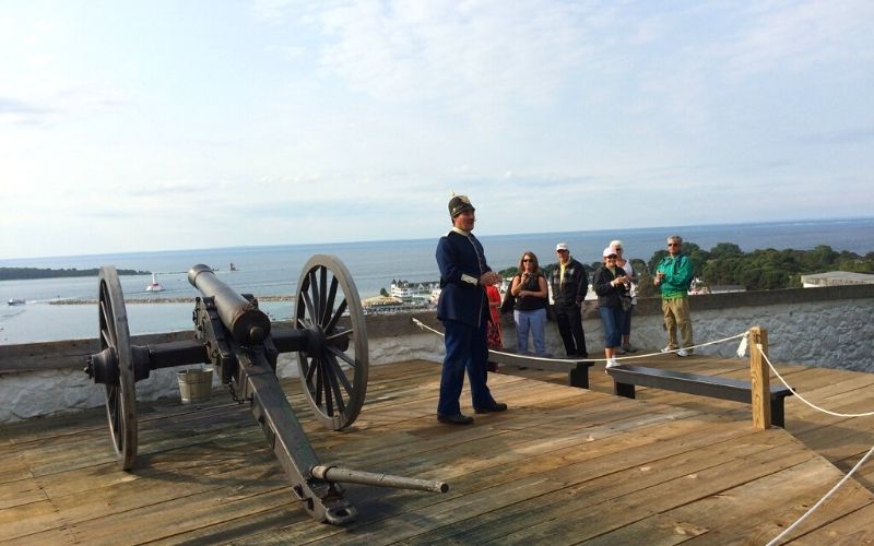 fort mackinac cannon