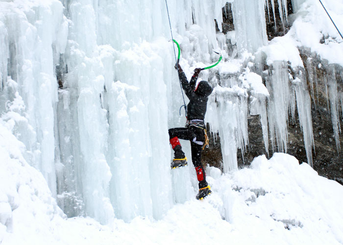 21 Unique Michigan Winter Activities