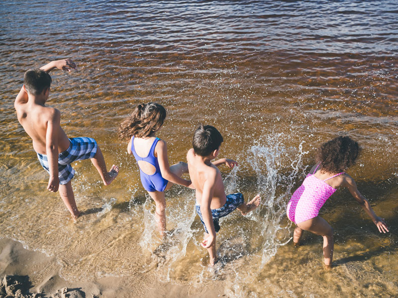 summer vacation hacks kids at beach
