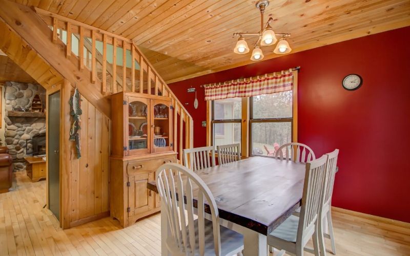 15+ Airbnb Cabin Rentals in Michigan that Make Perfect Summer, Fall
