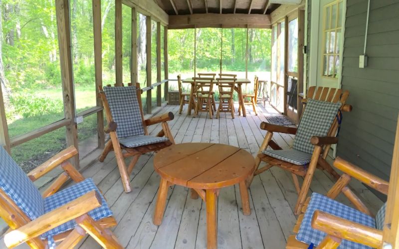 15+ Airbnb Cabin Rentals In Michigan That Make Perfect Summer, Fall ...