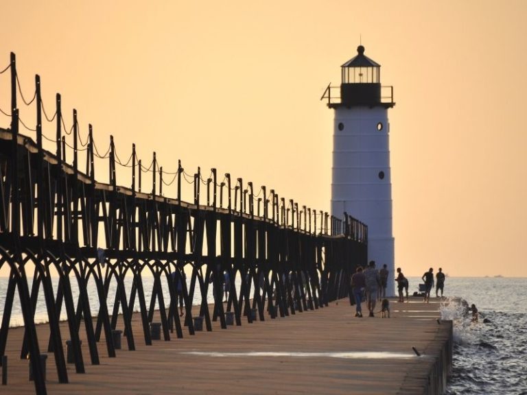 Complete Guide to Manistee MI: 26 Best Things to Do for the Most 