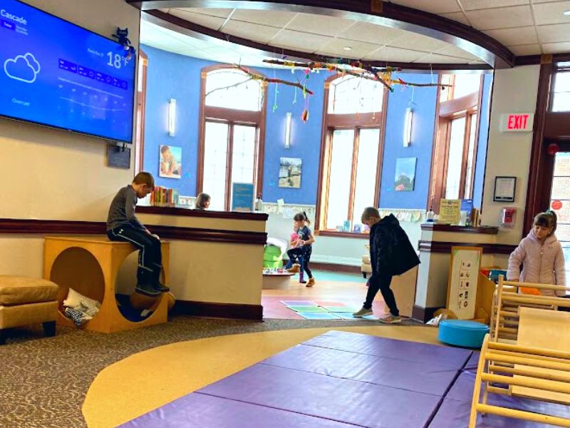 cascade library play area with toddler activities