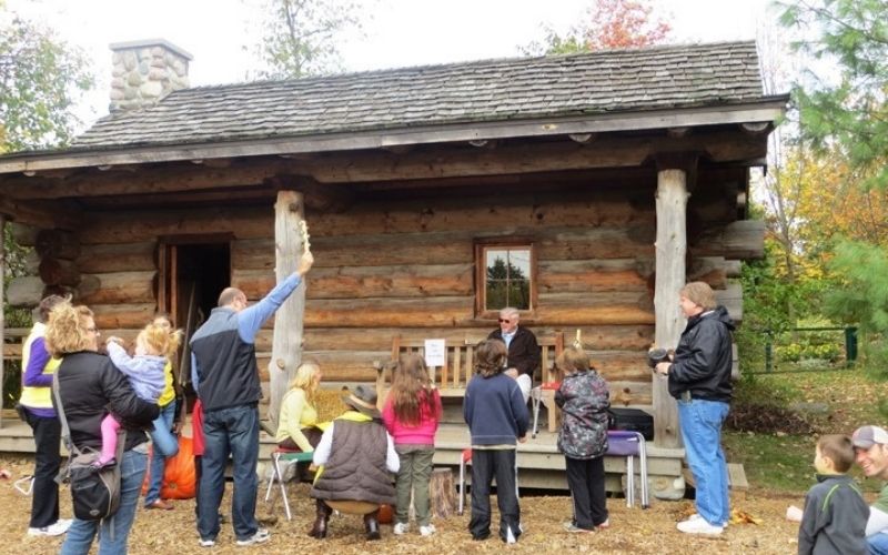 meijer Gardens log cabin