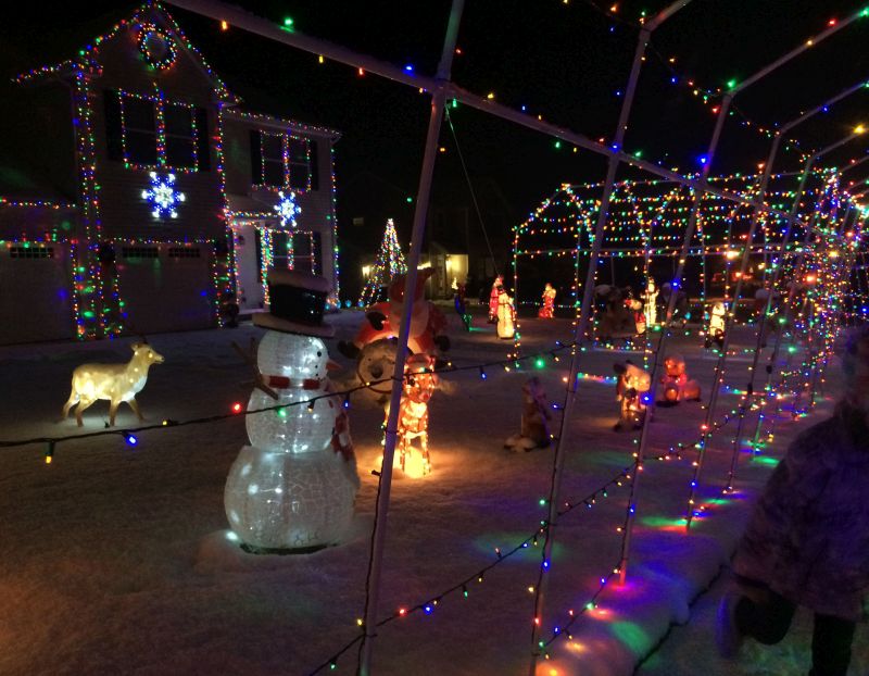 Christmas Lights 11336 Trent SE Lowell 2020