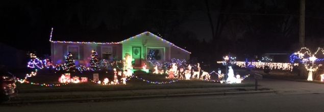 Christmas Lights 3245 34th St Grandville 2020 1
