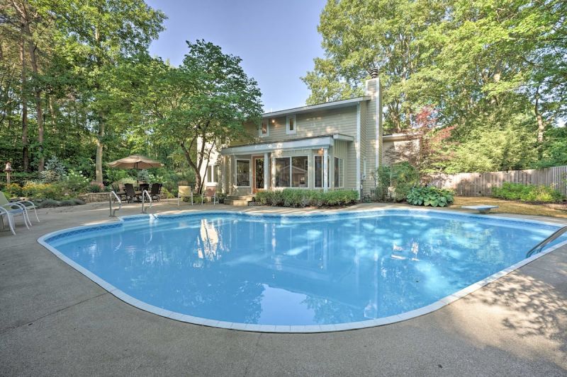 Holland pool house rental