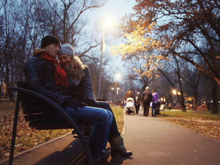 couple on date in a park date ideas