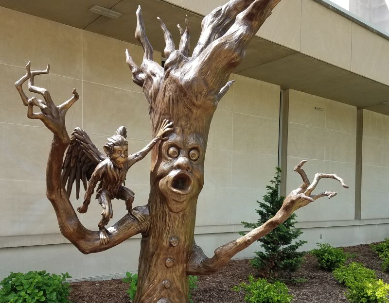 Wizard of Oz garden tree statue Rudd
