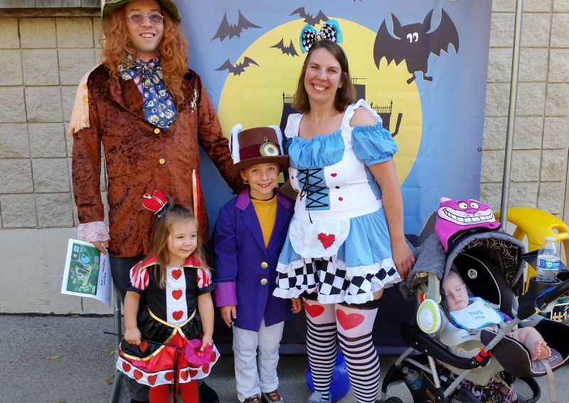 Zoo Goes Boo family in costumes