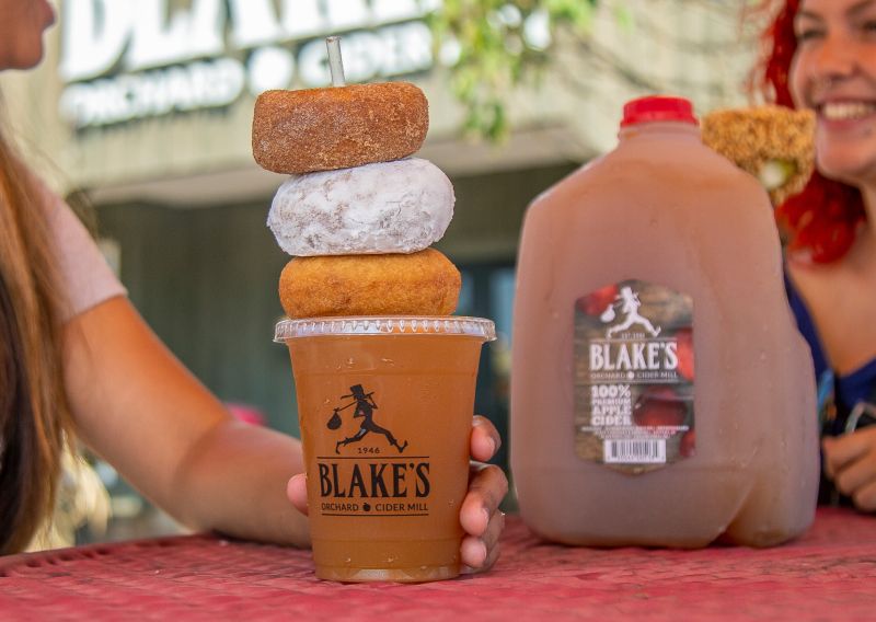 blakes orchard cider and donuts