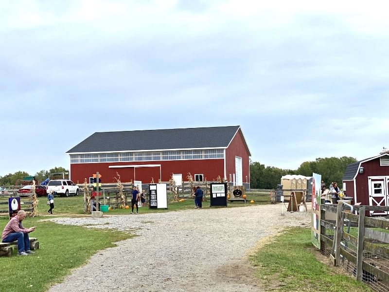 fruit ridge hayrides barn