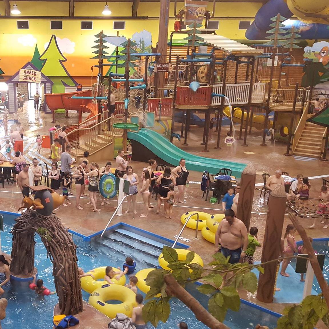 splash universe indoor waterpark in michigan