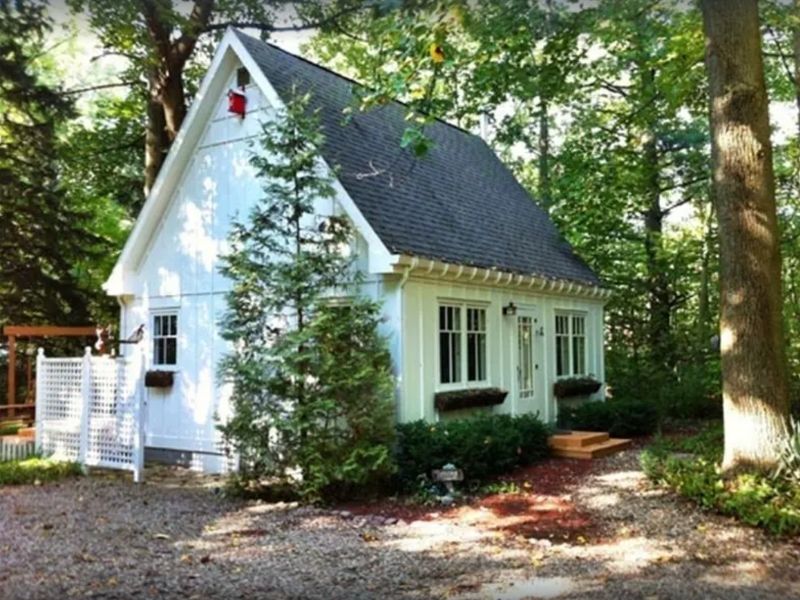 Cottage in the Pines