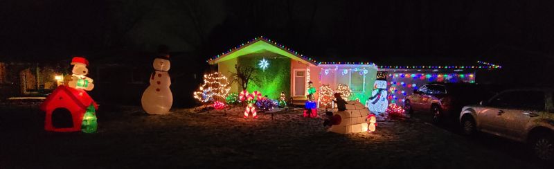 3056 Pinedale Dr SW Grandville Christmas Lights Display