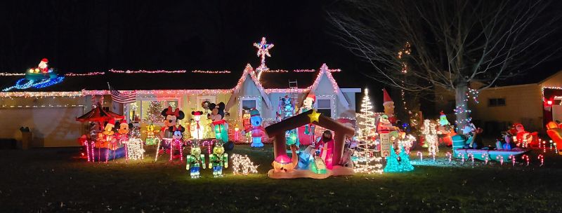 7065 georgetown ave hudsonville Christmas Lights Display 2021