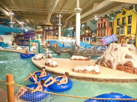 12 Thrilling Indoor Water Parks Around Michigan & The Best Waterpark ...