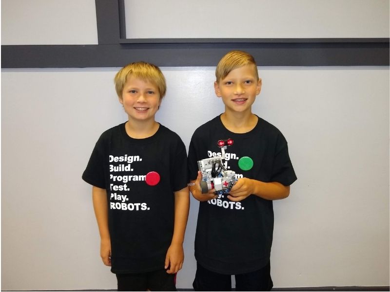 robotics and science camp campers