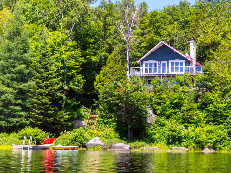 17+ VRBO Cabin Rentals in Michigan for the Perfect Summer, Fall, and Winter Getaways