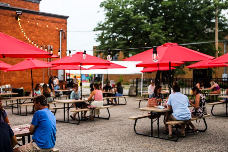 Mitten Brewing Co outdoor dining 1