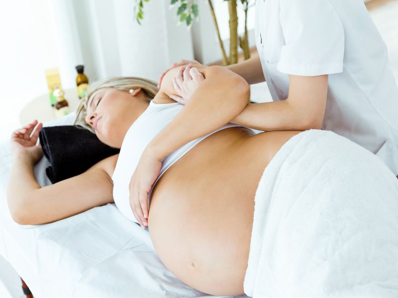 med uret Kaptajn brie Ko 6 Great Places to Get a Soothing Prenatal Massage in West Michigan -  grkids.com