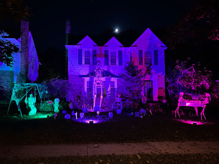 25+ Best Decorated Halloween Houses, 3 Driving Routes Includes