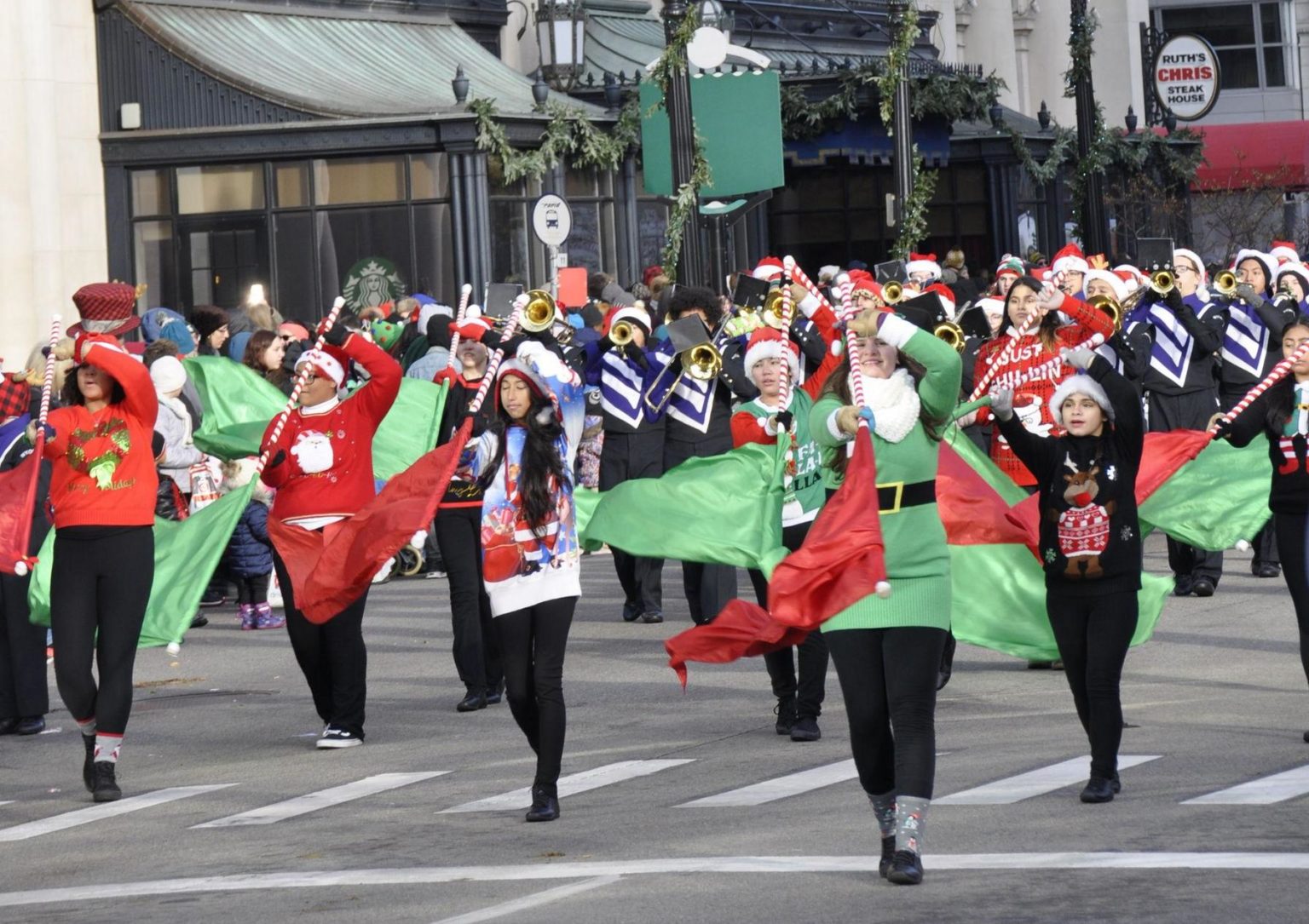 grand rapids santa parade 2024 rosa parks circle 7 dec