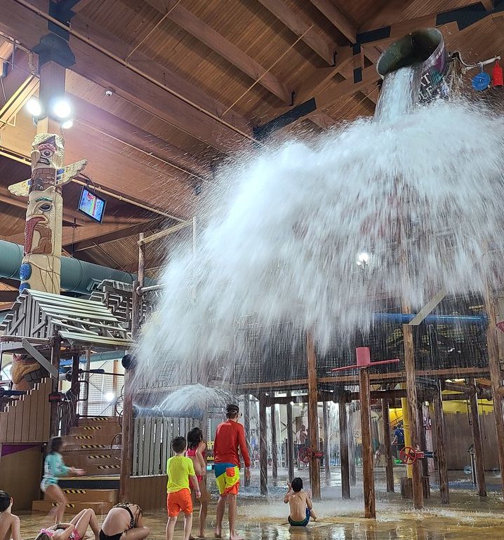 Great Wolf Lodge giant pail dumping