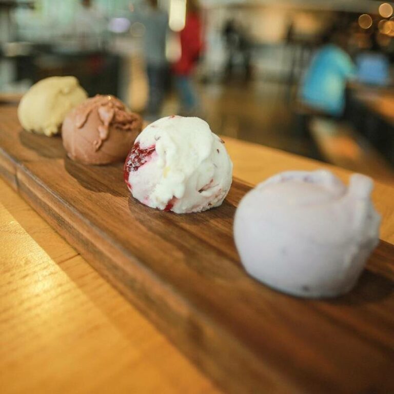 Yum! Flight Fridays at the Downtown Market Happening Now!