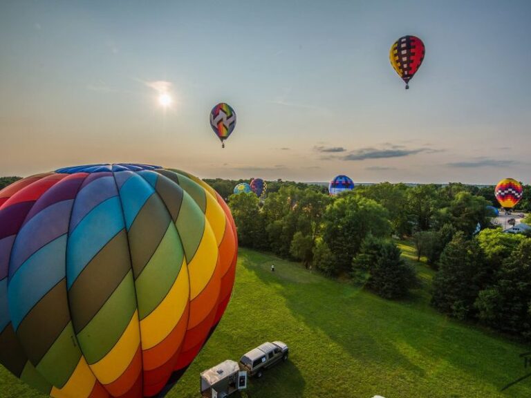 2024 Battle Creek Field of Flight Hot Air Balloon Festival Lights Up