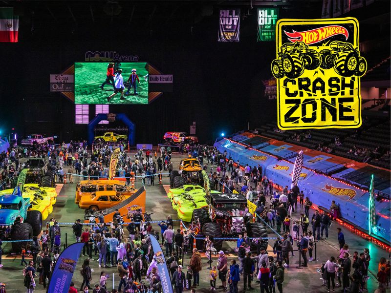 HOT WHEELS MONSTER TRUCKS LIVE GLOW PARTY Crash Zone