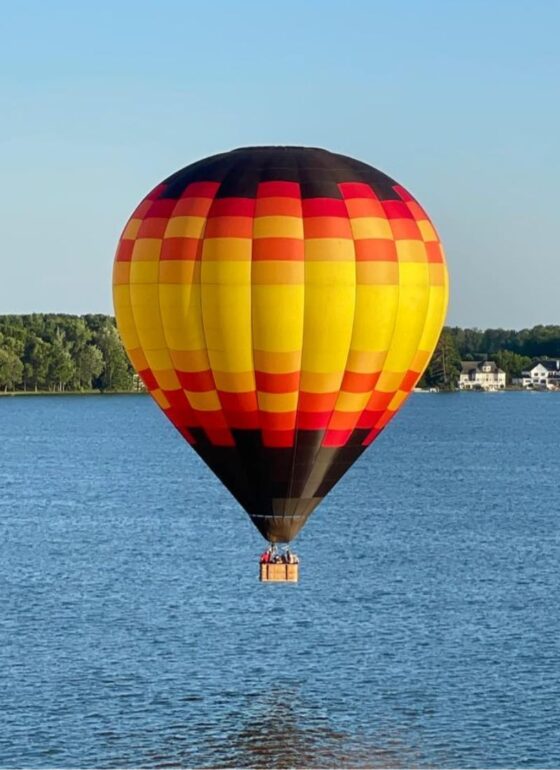 7 Places Offering Hot Air Balloon Rides in Michigan for 2024