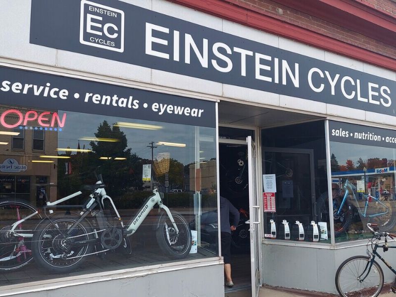 Einstein Cycles