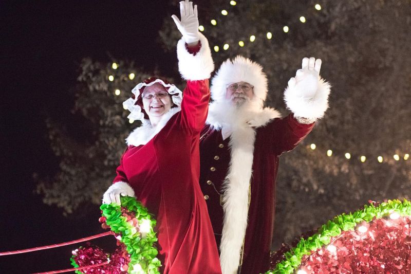 Greenville Christmas Parade Santa and Mrs Claus waving
