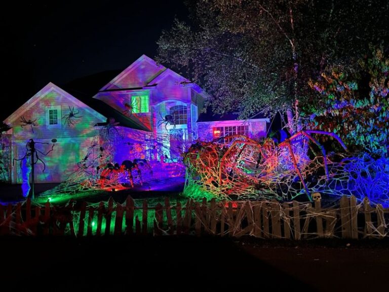 25+ Best Decorated Halloween Houses, 3 Driving Routes - Includes ...