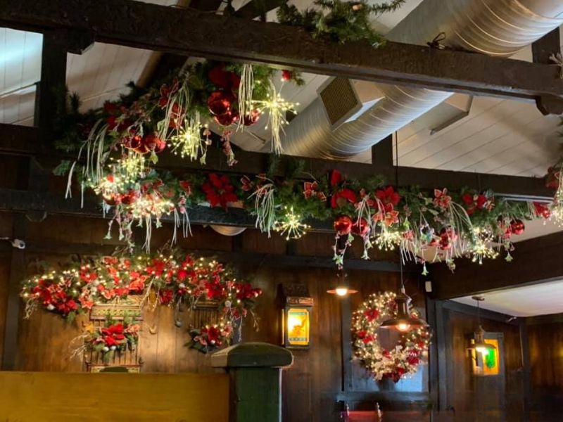 Turks Tavern Nunica Christmas Decorations
