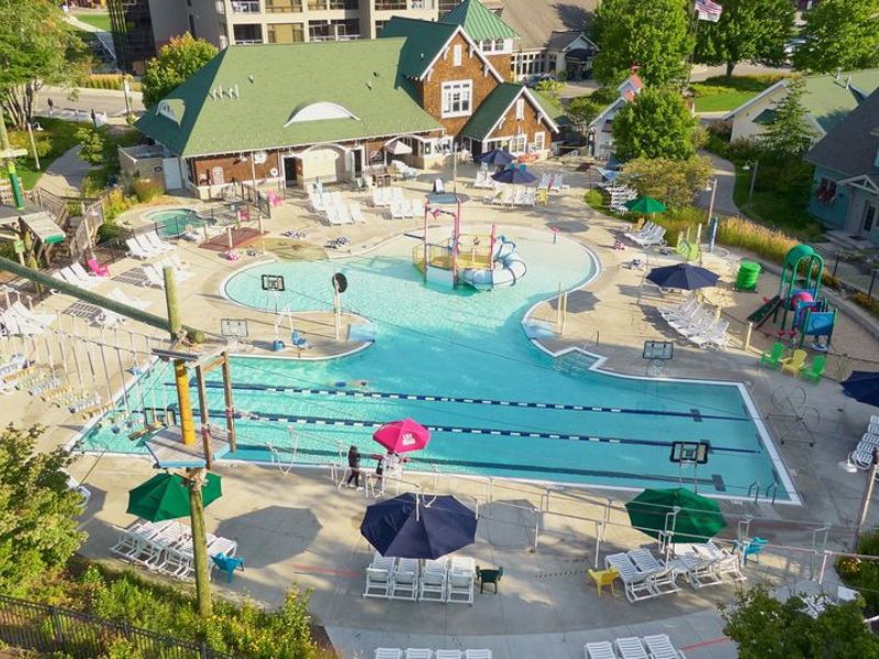 Crystal Mountain Outdoor Pool 