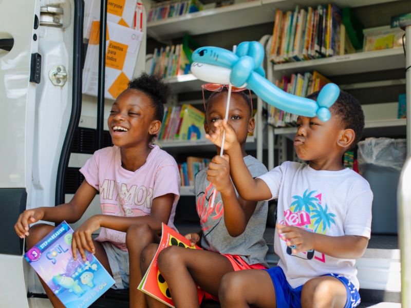 Kids on GRPL bookmobile