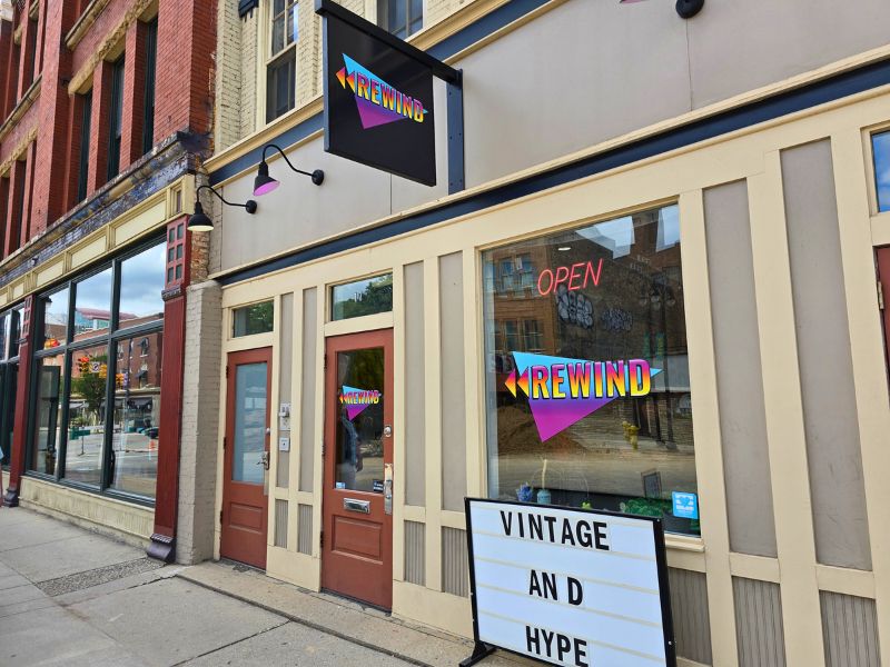 Rewind Vintage Store Grand Rapids Exterior