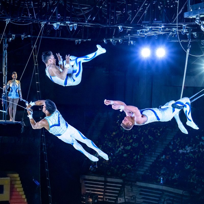 Ringling-Bros-trapeze-artists