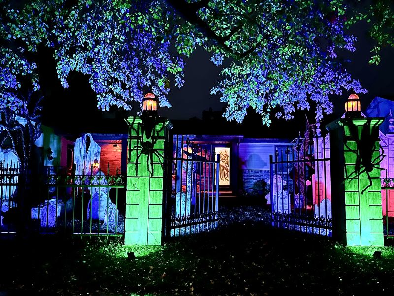 921 Shawmut Ct best decorated halloween house