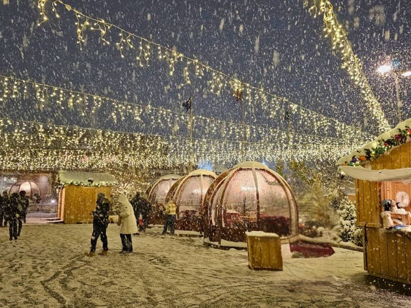 Christkindl Grand Rapids Christmas Market in snow Vierezma