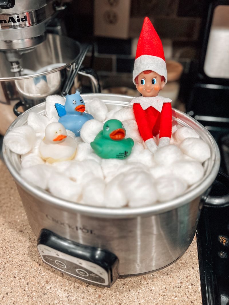 Elf on the shelf ideas elf in cotton ball bubble bath knopf