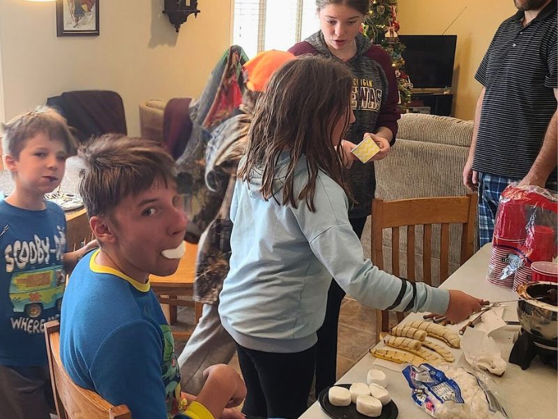 new year's eve with kids chocolate fondue