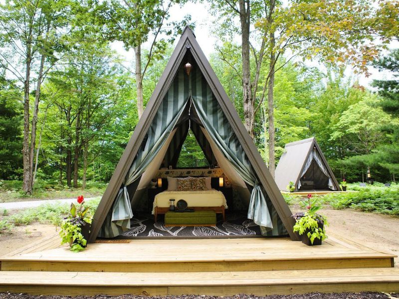 Hide Away Hut - The Woods Glamping - Fennville