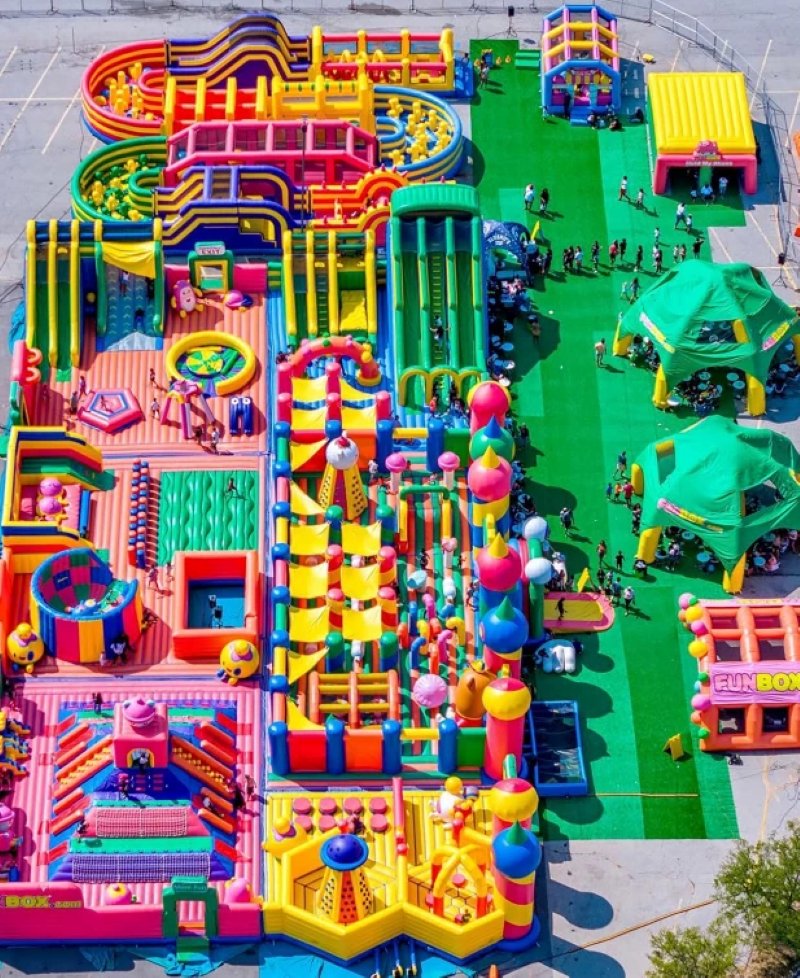 https://grkids.com/funbox-giant-bounce-park-grand-rapids/