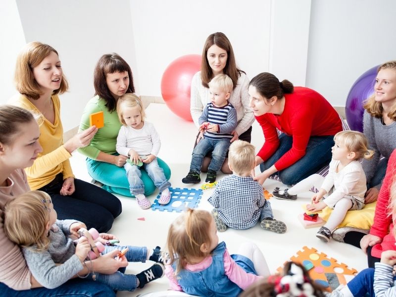 mommy and me classes Canva Oksanashufrych