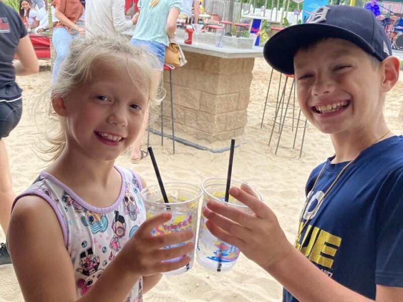 Kid Friendly Restuarants Kids With Drinks The Score Guider